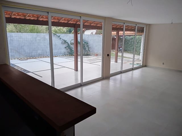 Casa com 400m², à venda, no bairro Areal em Areal