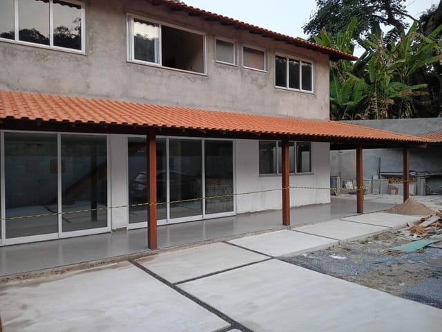 Casa com 400m², à venda, no bairro Areal em Areal