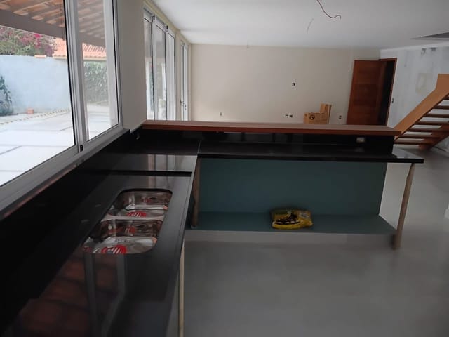 Casa com 400m², à venda, no bairro Areal em Areal