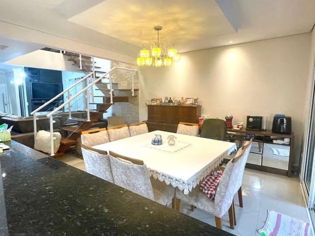 Casa com 440m² 3 quartos e 4 banheiros, à venda, no bairro Jardim Colibri em Cotia