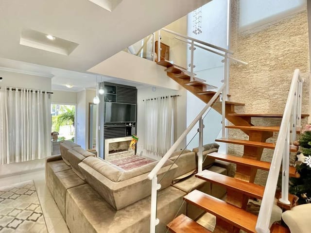 Casa com 440m² 3 quartos e 4 banheiros, à venda, no bairro Jardim Colibri em Cotia