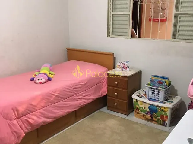 Casa 2 quartos e 1 banheiro, à venda, no bairro Vila São José em Taubaté