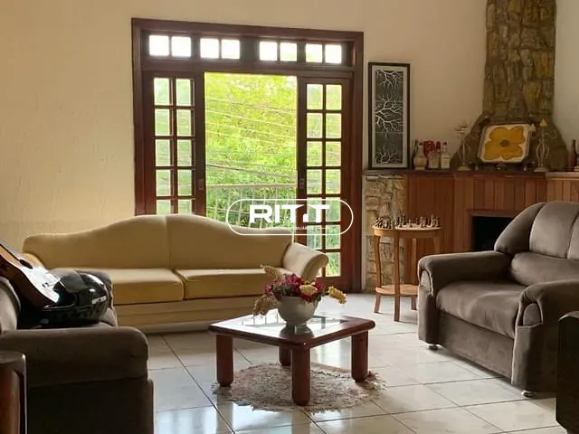 Casa com 390m² 10 quartos e 7 banheiros, para alugar, no bairro Jardim Lumen Christi em Campinas