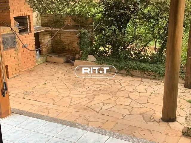 Casa com 390m² 10 quartos e 7 banheiros, para alugar, no bairro Jardim Lumen Christi em Campinas