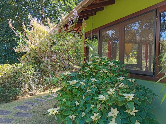 Casa com 1600m² 3 quartos e 4 banheiros, à venda, no bairro Araras em Petrópolis