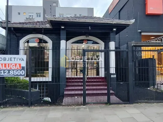 Casa com 220m², à venda ou para alugar, no bairro Jardim Botânico em Porto Alegre