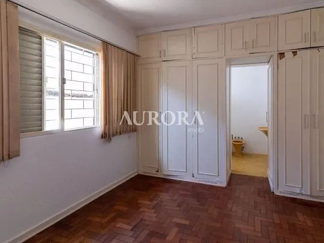 Casa com 330m² 4 quartos e 4 banheiros, à venda, no bairro Petrópolis em Londrina