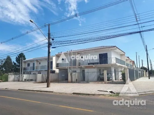 Sobrado com 900m² 3 quartos e 2 banheiros, à venda, no bairro Uvaranas em Ponta Grossa