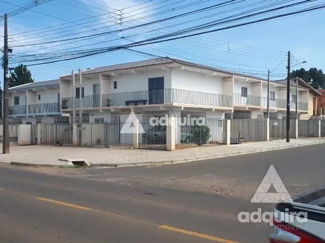 Sobrado com 900m² 3 quartos e 2 banheiros, à venda, no bairro Uvaranas em Ponta Grossa