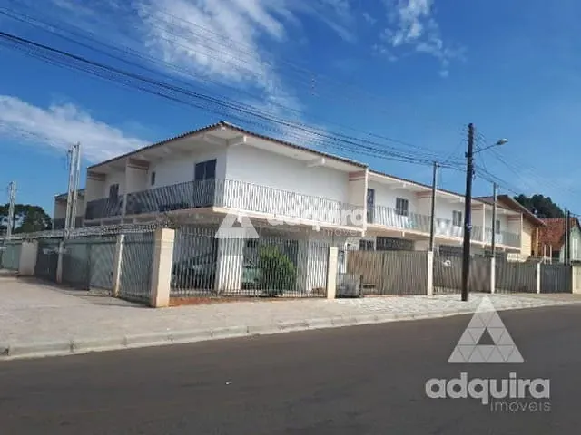 Sobrado com 900m² 3 quartos e 2 banheiros, à venda, no bairro Uvaranas em Ponta Grossa