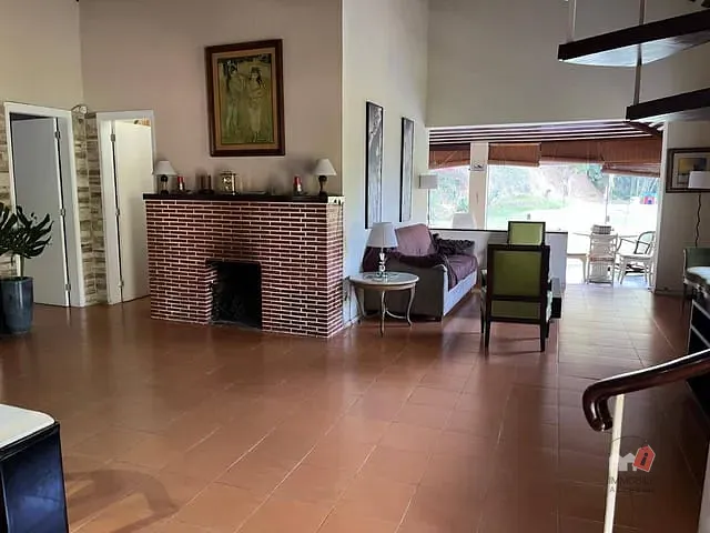 Casa com 14850m² 5 quartos e 2 banheiros, à venda, no bairro Corrêas em Petrópolis