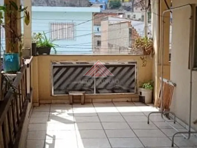 Casa com 250m² 4 quartos e 6 banheiros, à venda, no bairro Jardim Zaira em Mauá