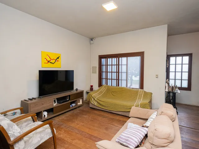 Casa com 360m² 5 quartos e 4 banheiros, à venda, no bairro Centro em Pelotas