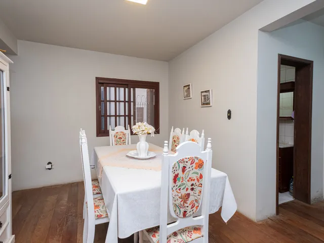 Casa com 360m² 5 quartos e 4 banheiros, à venda, no bairro Centro em Pelotas