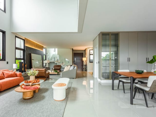 Casa com 483m² 5 quartos e 6 banheiros, à venda, no bairro Urbanova em São José dos Campos