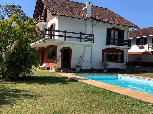 Casa com 6300m² 7 quartos e 8 banheiros, à venda, no bairro Quitandinha em Petrópolis