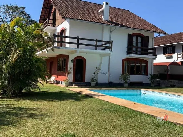 Casa com 6300m² 7 quartos e 8 banheiros, à venda, no bairro Quitandinha em Petrópolis