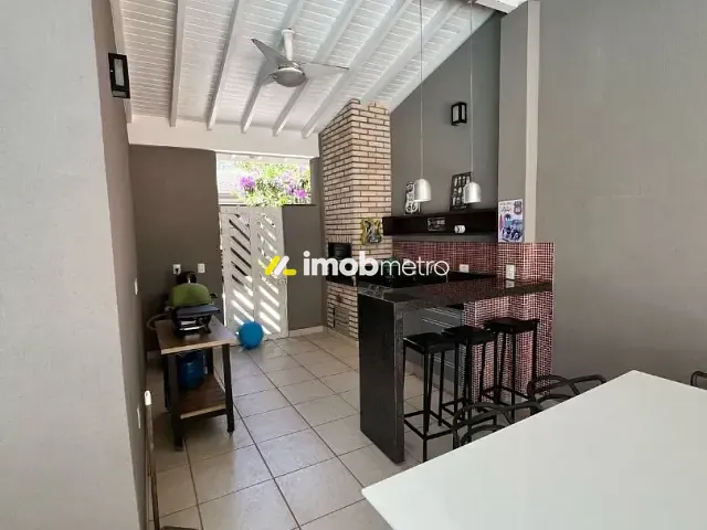 Casa com 300m² 3 quartos e 5 banheiros, à venda, no bairro Parque da Hípica em Campinas