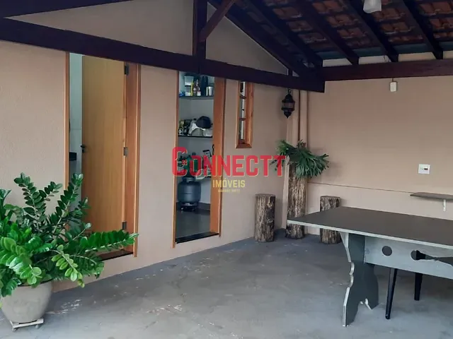 Casa com 250m², à venda, no bairro Parque dos Bandeirantes em Ribeirão Preto
