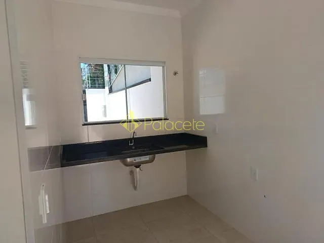 Casa com 125m² 2 quartos e 2 banheiros, à venda, no bairro Residencial Estoril em Taubaté