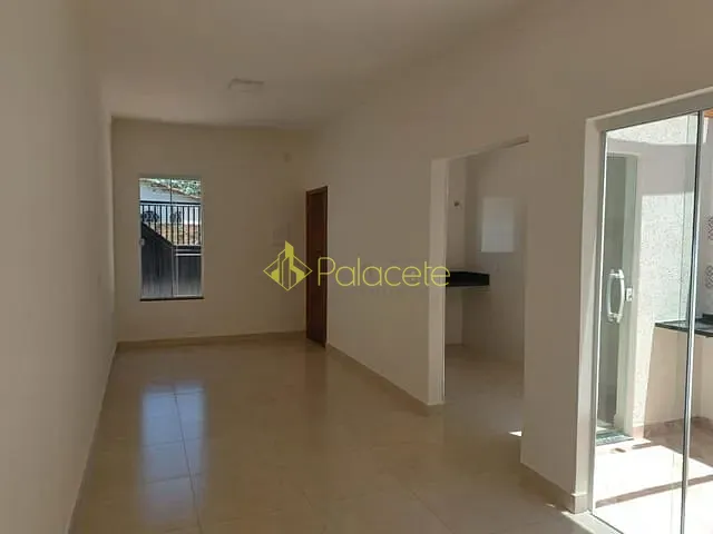 Casa com 125m² 2 quartos e 2 banheiros, à venda, no bairro Residencial Estoril em Taubaté