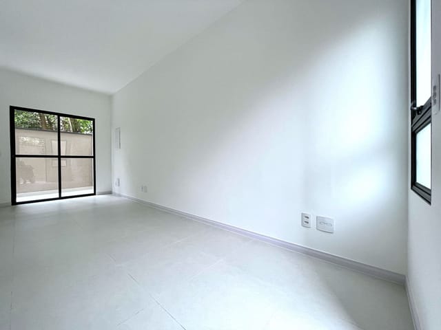 Casa com 60m² 2 quartos e 2 banheiros, à venda, no bairro Ayrosa em Osasco