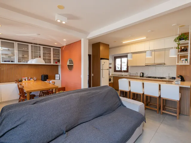 Casa com 175m² 3 quartos e 1 banheiro, à venda, no bairro Laranjal em Pelotas