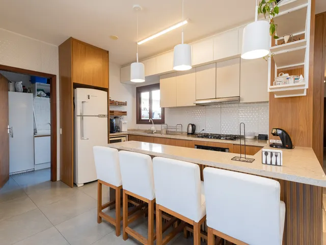 Casa com 175m² 3 quartos e 1 banheiro, à venda, no bairro Laranjal em Pelotas