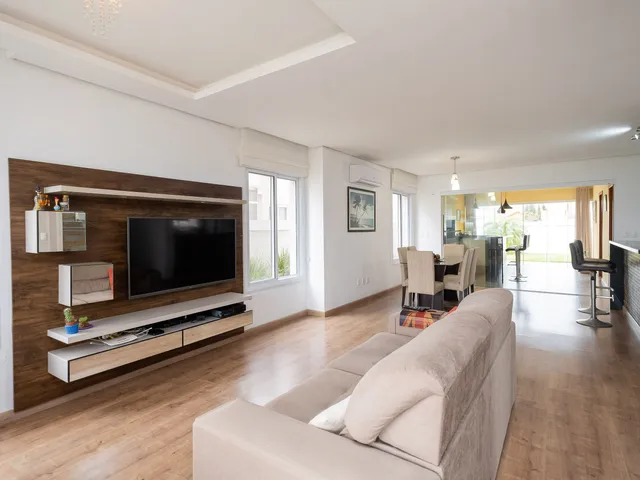 Casa com 954m² 3 quartos e 3 banheiros, à venda, no bairro Laranjal em Pelotas