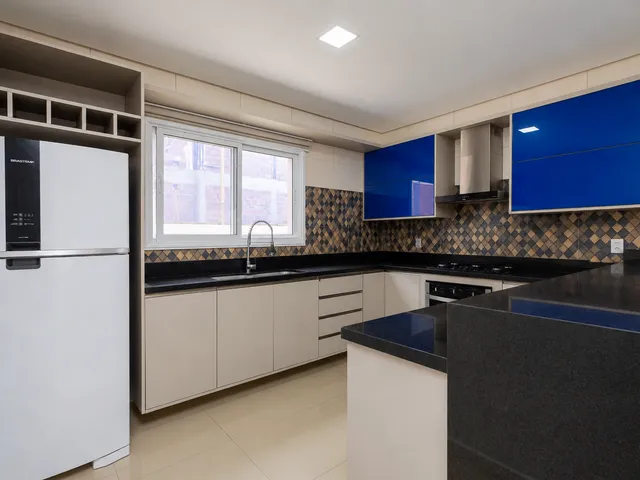 Casa com 954m² 3 quartos e 3 banheiros, à venda, no bairro Laranjal em Pelotas