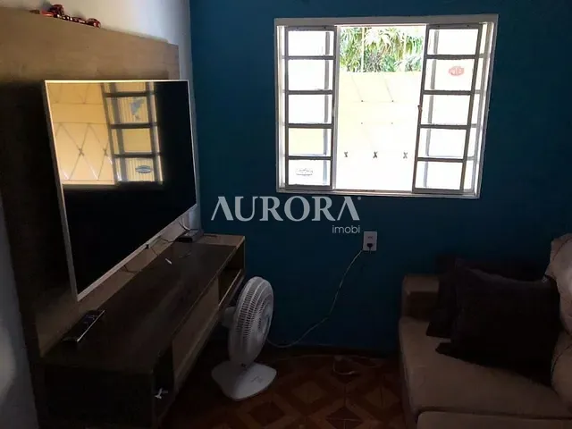 Casa com 584m² 3 quartos e 2 banheiros, à venda, no bairro Ernani em Londrina