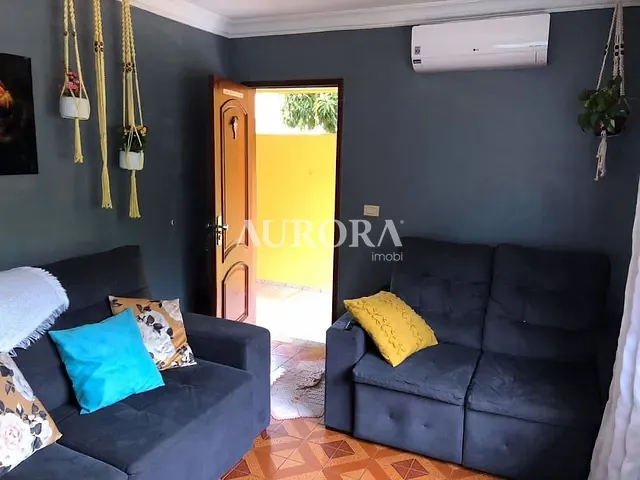 Casa com 584m² 3 quartos e 2 banheiros, à venda, no bairro Ernani em Londrina