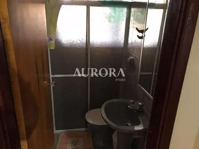 Casa com 584m² 3 quartos e 2 banheiros, à venda, no bairro Ernani em Londrina