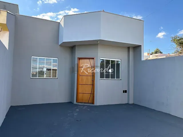 Casa com 150m² 2 quartos e 1 banheiro, à venda, no bairro Jardim Hermínio e Maria em Arapongas