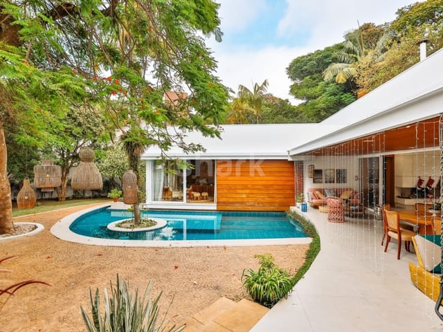 Casa com 942m² 5 quartos e 5 banheiros, à venda, no bairro Vila Madalena em São Paulo