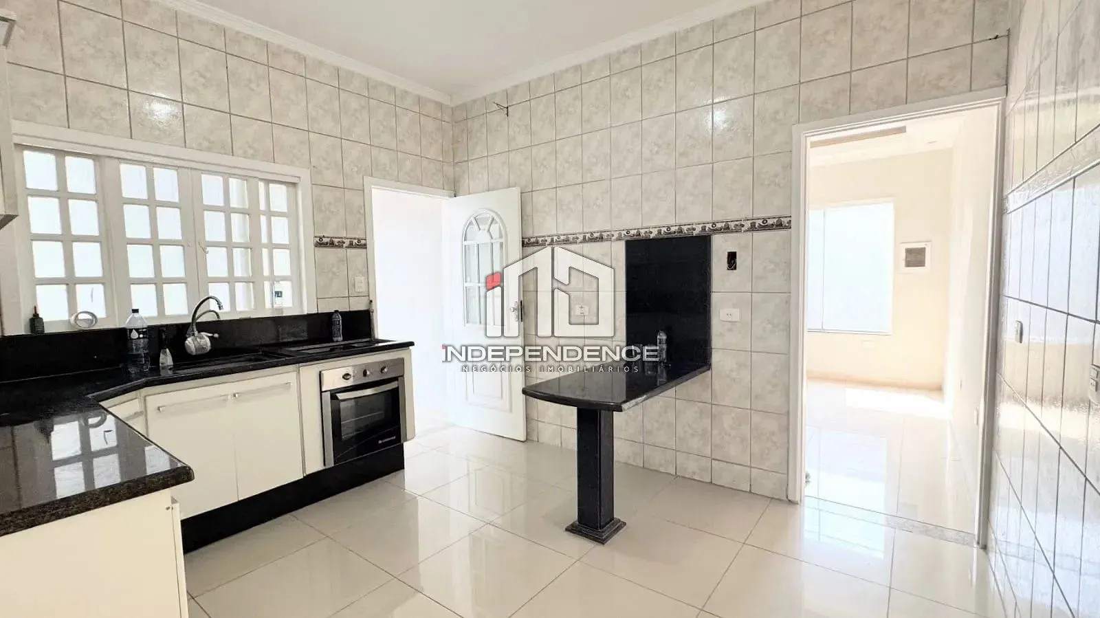 Casa, 3 quartos, 143 m² - Foto 1