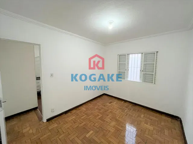 Casa com 200m² 3 quartos e 1 banheiro, à venda, no bairro Jardim Oriente em São José dos Campos