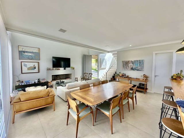 Casa com 624m² 4 quartos e 5 banheiros, à venda, no bairro Altos de São Fernando em Jandira