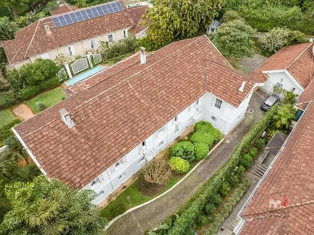 Casa com 11228m² 8 quartos e 6 banheiros, à venda, no bairro Centro em Petrópolis