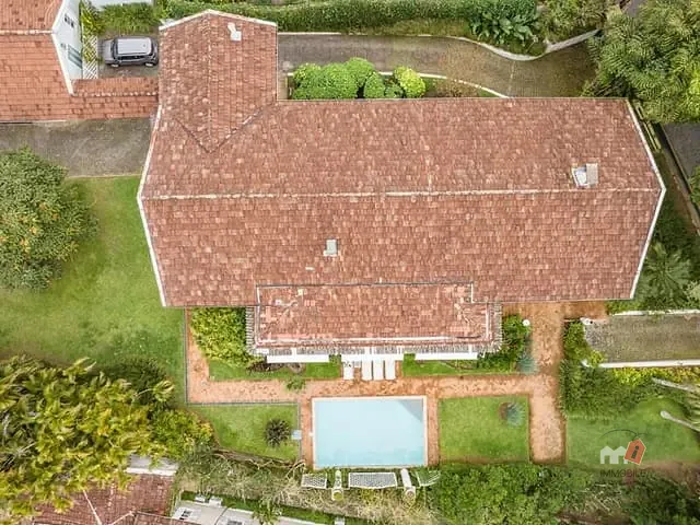 Casa com 11228m² 8 quartos e 6 banheiros, à venda, no bairro Centro em Petrópolis