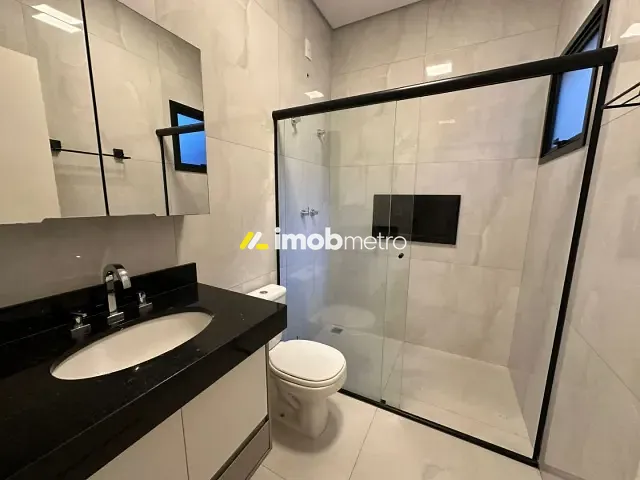 Casa com 236m² 3 quartos e 4 banheiros, à venda ou para alugar, no bairro Jardim Okinawa em Paulínia