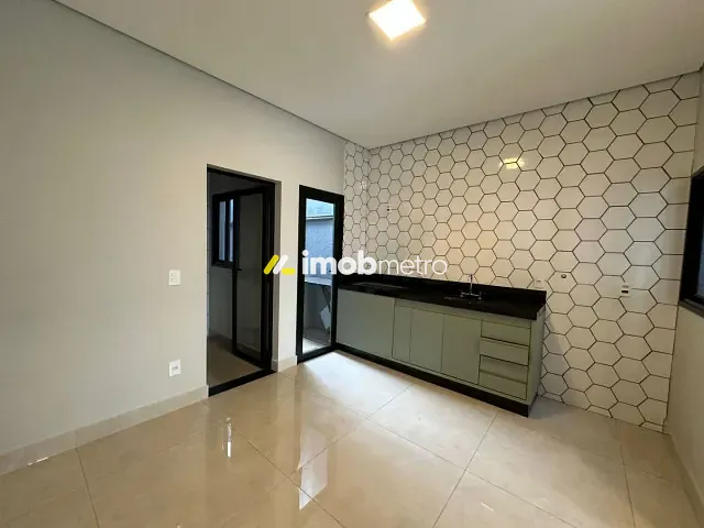 Casa com 236m² 3 quartos e 4 banheiros, à venda ou para alugar, no bairro Jardim Okinawa em Paulínia