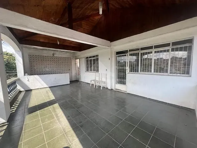 Casa com 450m² 4 quartos e 2 banheiros, à venda, no bairro Vila Bocaina em Mauá