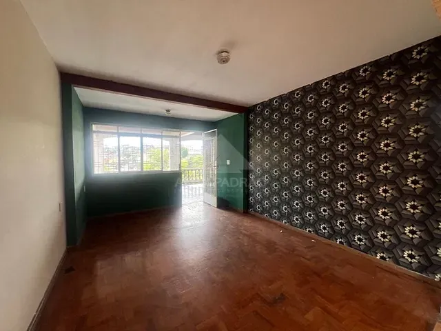 Casa com 450m² 4 quartos e 2 banheiros, à venda, no bairro Vila Bocaina em Mauá