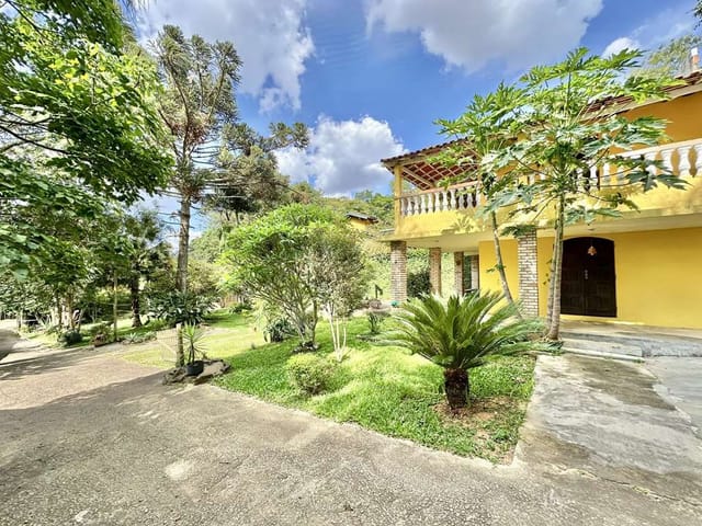 Casa com 1000m² 3 quartos e 2 banheiros, à venda, no bairro Chacaras Jardim Colibri em Embu das Artes