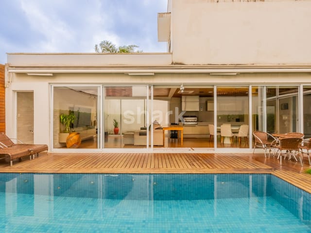 Casa com 720m² 5 quartos e 8 banheiros, à venda, no bairro Vila Madalena em São Paulo