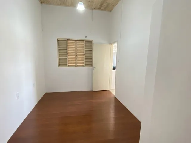 Casa 2 quartos e 1 banheiro, à venda, no bairro Fragata em Pelotas