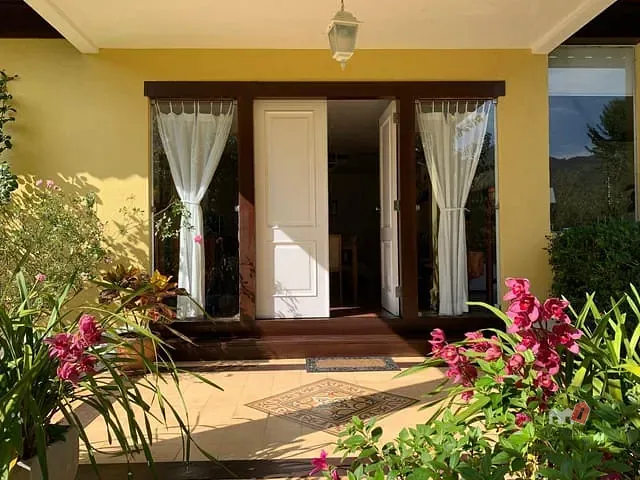 Casa com 2000m² 4 quartos e 6 banheiros, à venda, no bairro Corrêas em Petrópolis