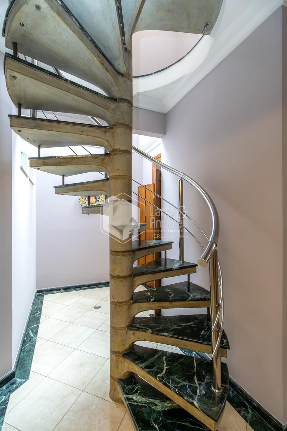 Casa à venda com 3 quartos, 239m² - Foto 5