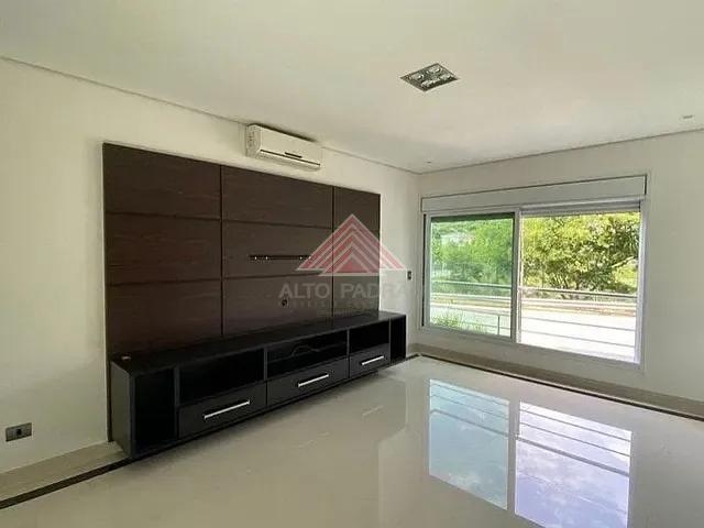 Casa com 488m² 4 quartos e 5 banheiros, à venda ou para alugar, no bairro Tamboré em Barueri